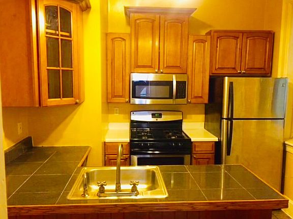 4th image of 2527 N Orchard St #2