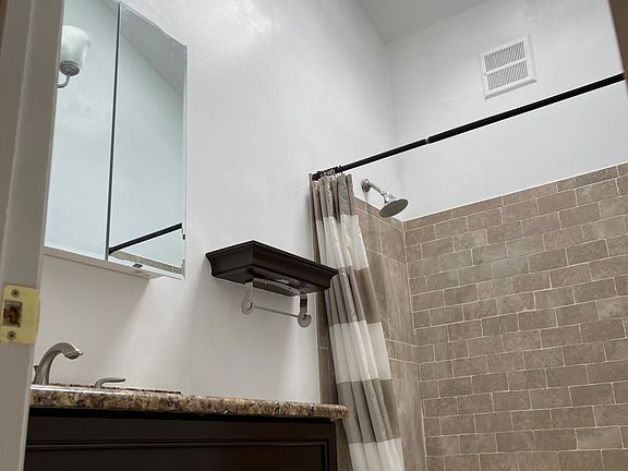 5th image of 12 Carlyle Pl
