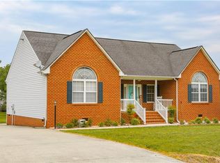 8206 Powell Ln, Disputanta, VA 23842