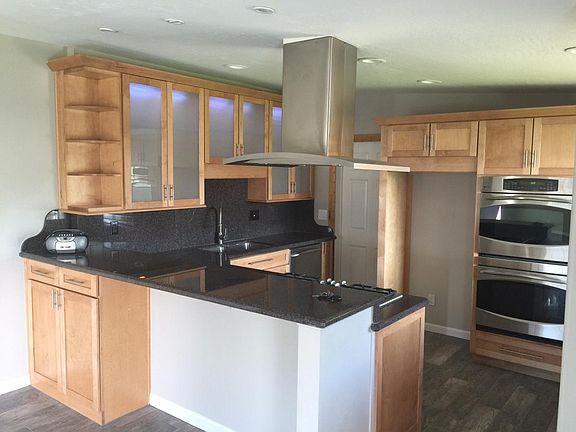 New kitchen with granite and stainless