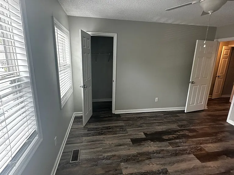 Center Town Condominiums — Photo 32
