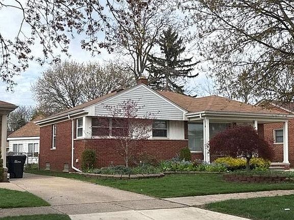 3rd image of 17442 Leslie Ave