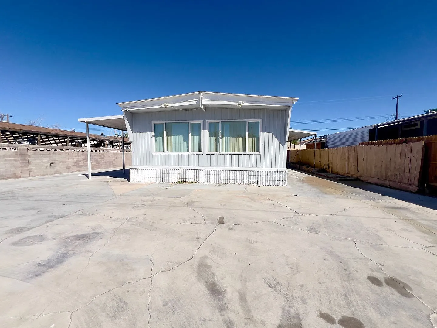Newly Remodeled 3 bed/2 bath Manufactured Home located in NE Las Vegas! — Photo 1
