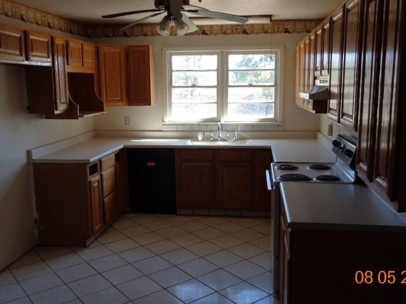 3rd image of 1306 N Country Club Cir