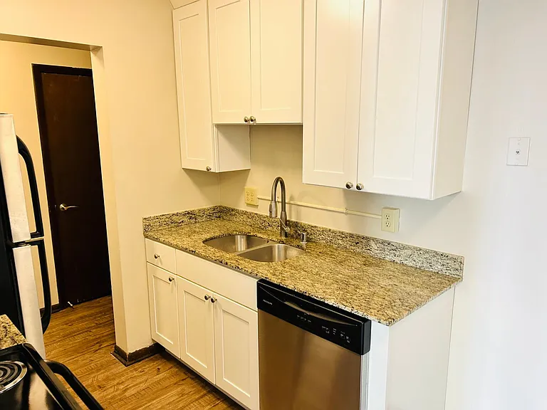 3708 West 32nd Street — Photo 4