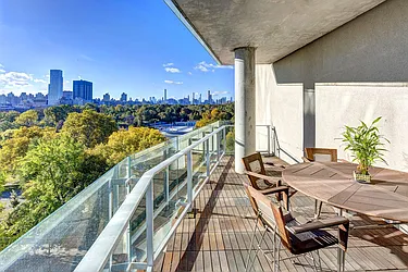 Sold by Isen & Company : Real Estate Advisors