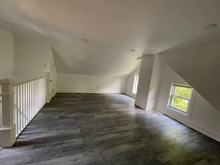 830 Montclair Ave — Photo 9