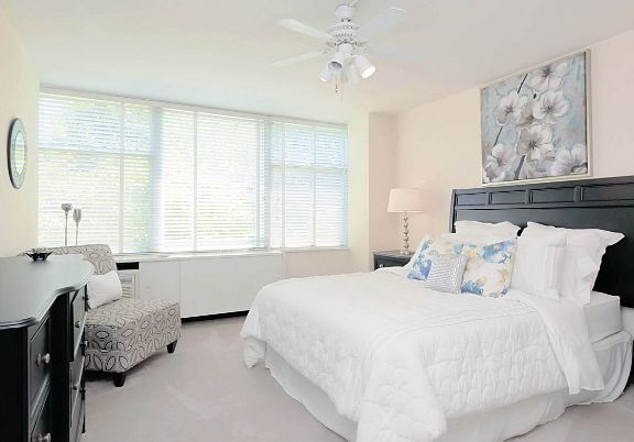 2nd image of 3050 S Moe Dr #307