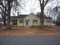 1st image of 611 Alamo St
