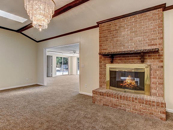 5th image of 4315 Charleston Ln