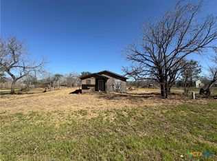 2170 E Fannin St, Goliad, TX 77963