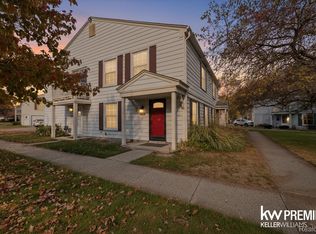 2804 Willow Ct, Lake Orion, MI 48360