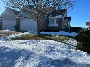 14326 Peninsula Point Dr, Savage, MN 55378