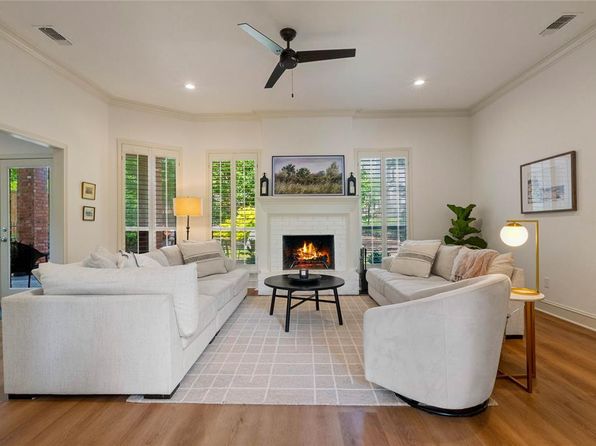 109 Sceptre Dr