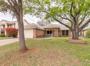 9009 Topperwind Ct, Fort Worth, TX 76134