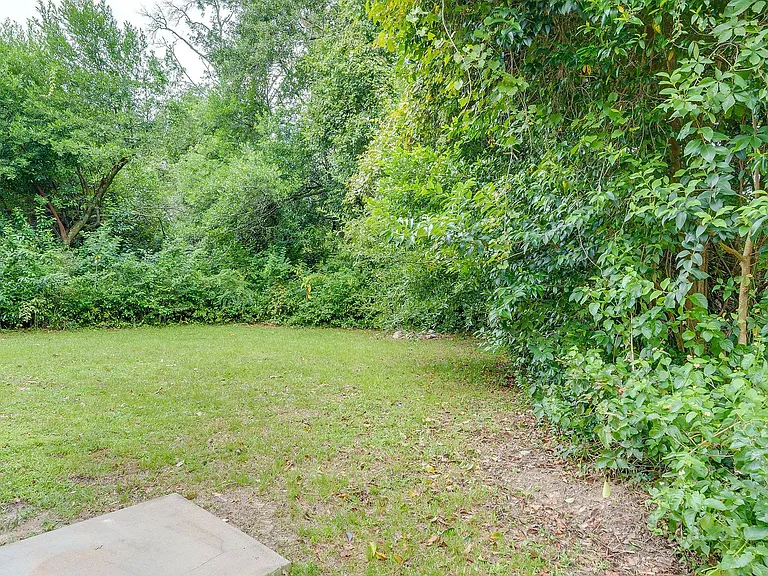 1 Riverside Dr #D — Photo 22
