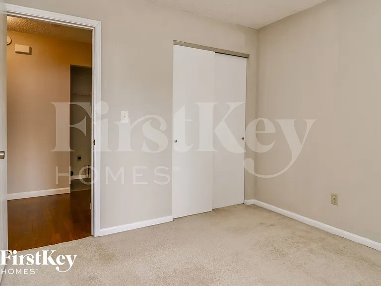 3114 Five Oaks Dr — Photo 11