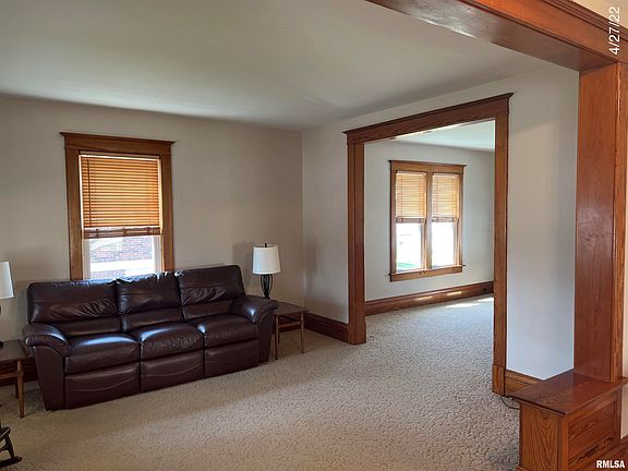 3rd image of 319 N Russell Ave