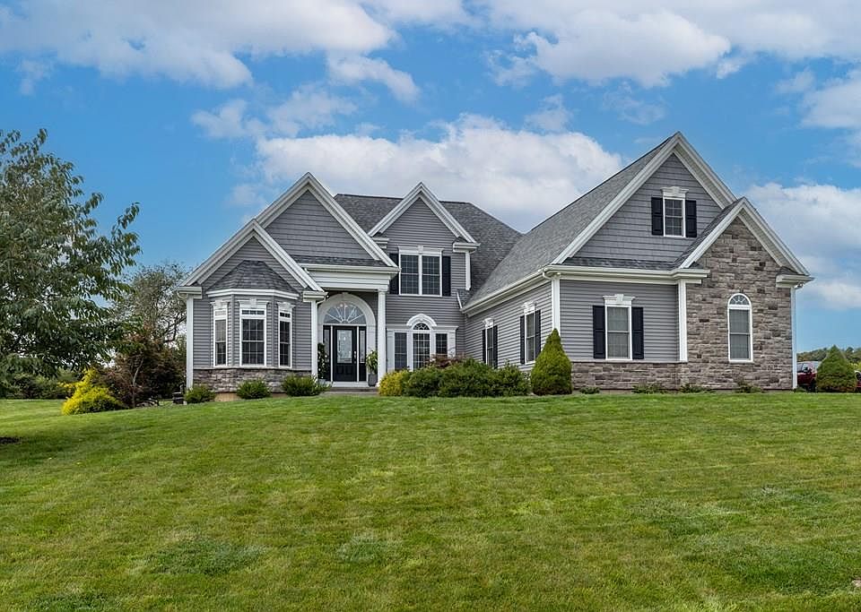 1st image of 327 Wexford Ln