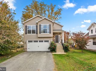 265 Lake Riviera Rd, Pasadena, MD 21122