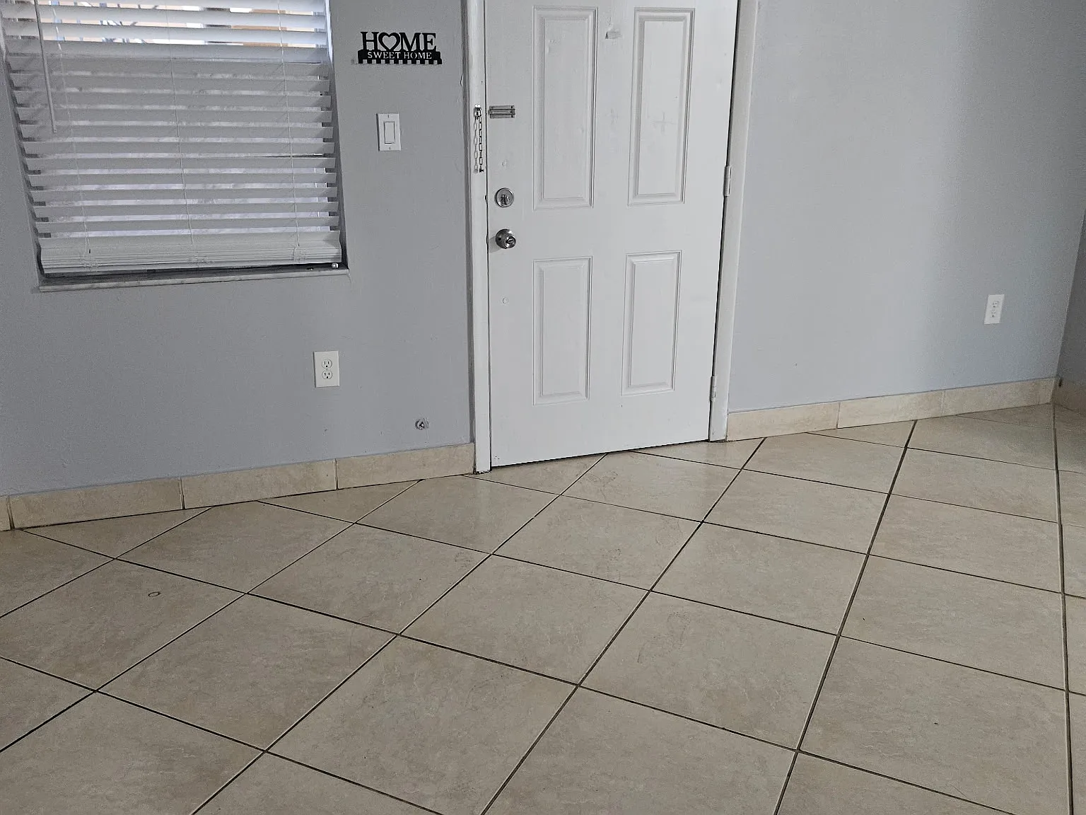 2 bed, 660 sqft, $2,000 — Photo 2