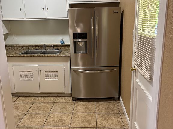 4th image of 641C McClarren Dr #C