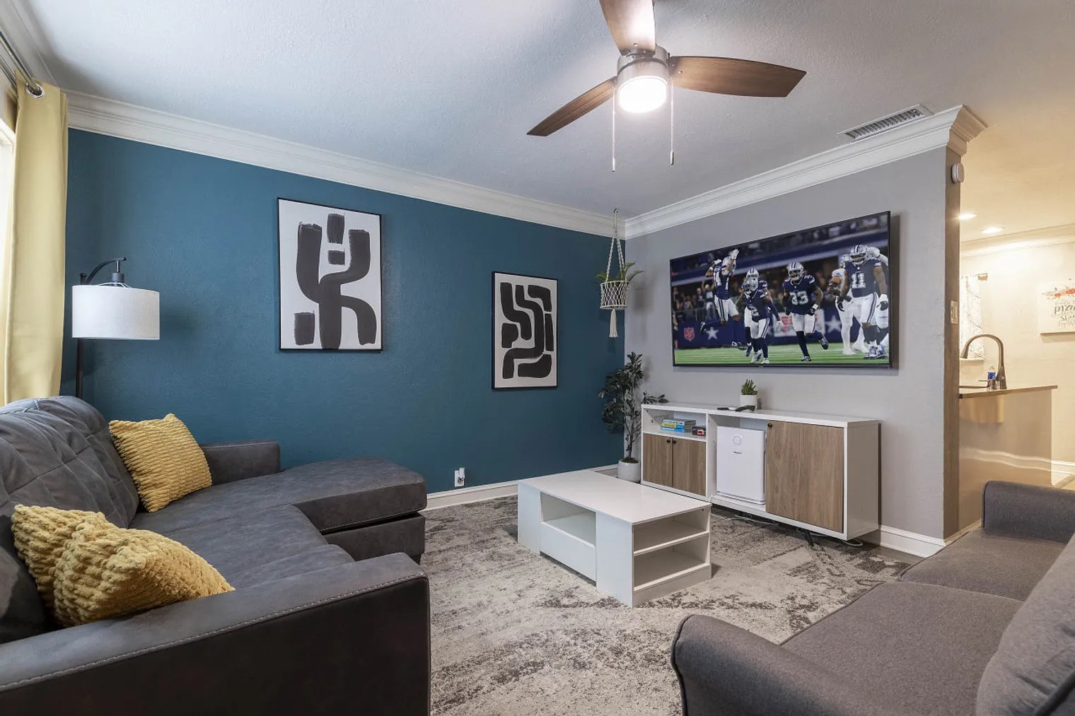 3 bed, 1.0 bath, 1194 sqft, $5,083 — Photo 4