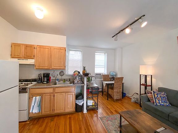 3rd image of 326 22nd St APT 1F