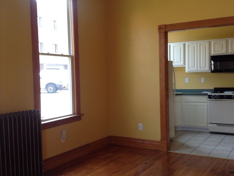 1st image of 25 Bath St APT 2L