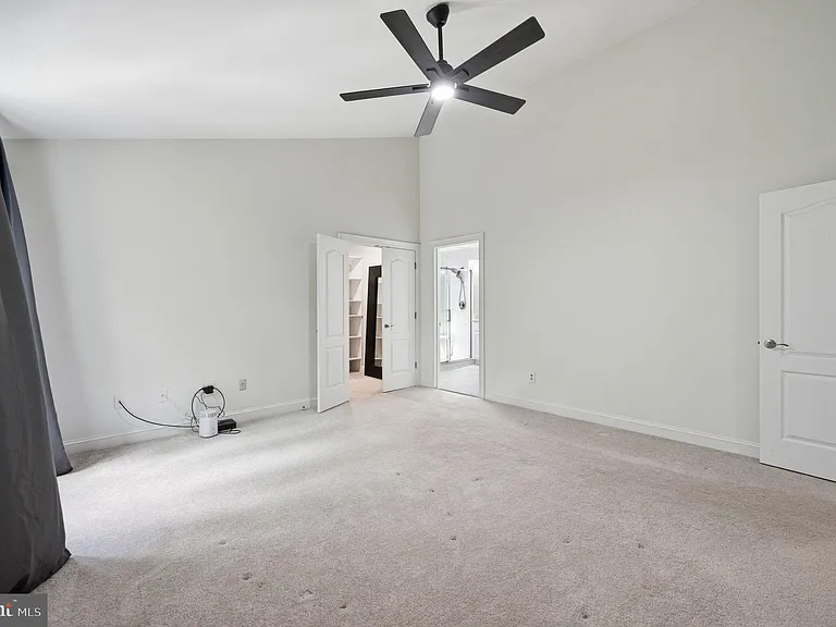 5610 Cavalier Woods Ln — Photo 28