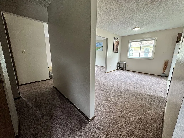 1815 Alden Ave — Photo 17