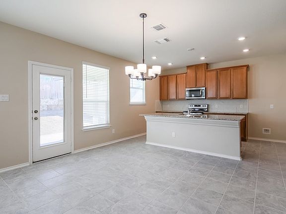 4th image of 1307 Adam Ln