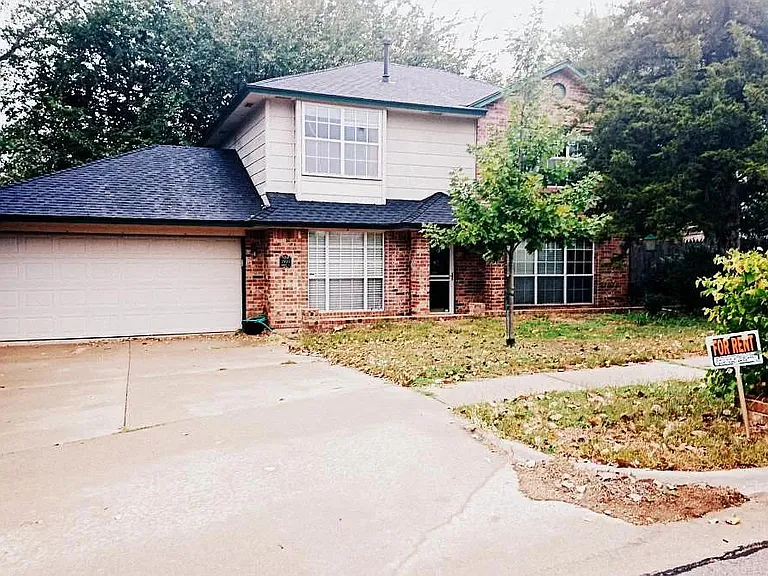3900 Goshawk Cir — Photo 1