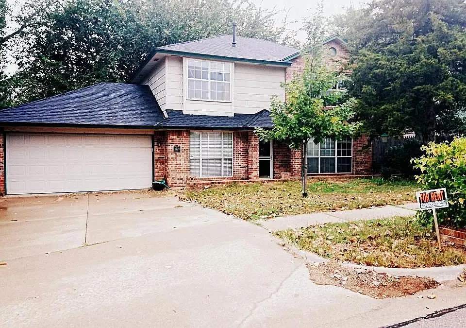 3900 Goshawk Cir