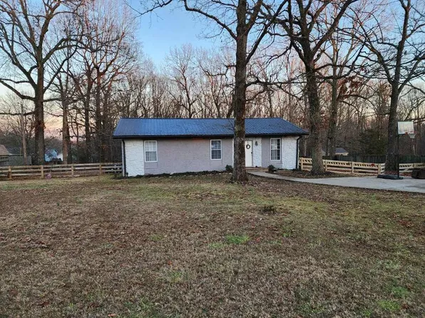 130 Robin Hood Rd, Dickson, TN 37055
