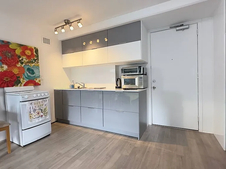 445 Kaiolu St #809 — Photo 3