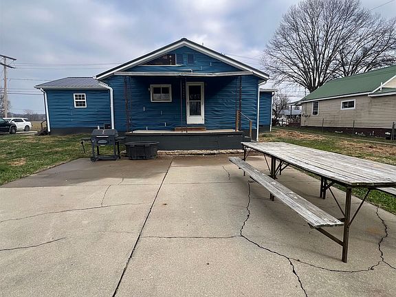 3rd image of 401 Teague Dr