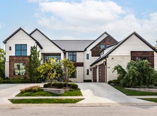 15519 Hidden Oaks Ln, Carmel, IN 46033
