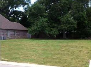 211 Petrus Dr, Broussard, LA 70518