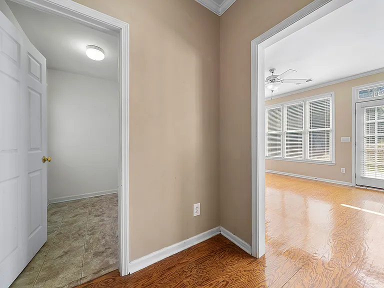 130 Candler Ct — Photo 19