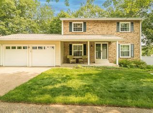 9 Calder Ct, Ballwin, MO 63021