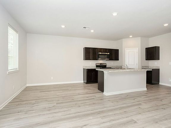 2nd image of 48440 Fox Hollow Blvd