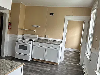 3 bed, $1,375 — Photo 2
