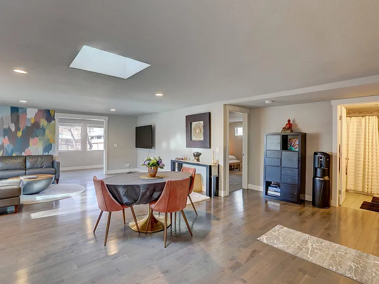 2085 Fenton St — Photo 2