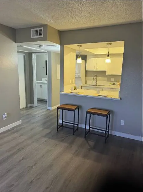 1 bed, 586 sqft, $1,025 — Photo 2