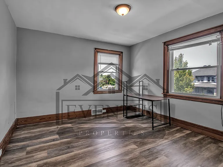 153 Winspear Ave #2 — Photo 9