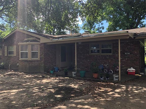 3rd image of 1919 Evergreen Ln