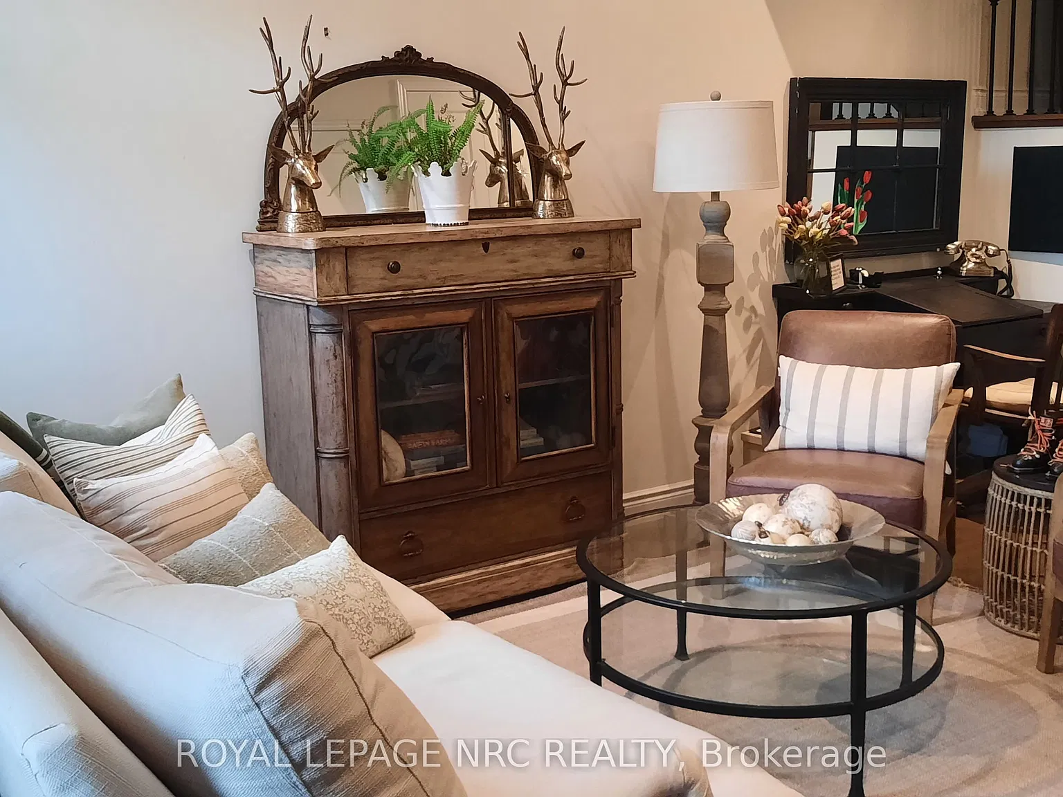 3 bed, $3,500 — Photo 2