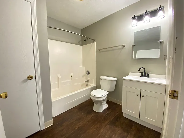 518 Jefferson St — Photo 31