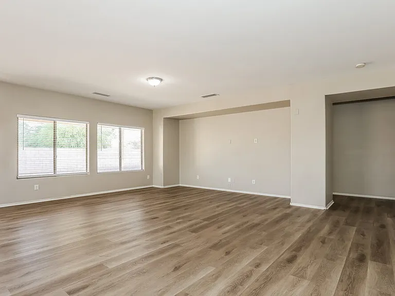 5245 W Bowker St — Photo 4